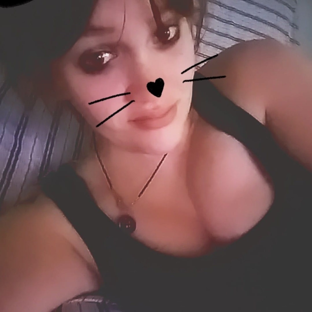 Meet your Posher, Momo